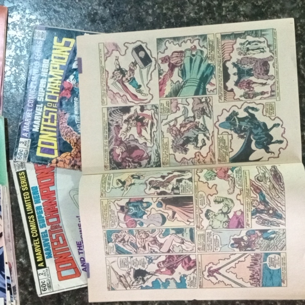 Comic Books - Picture 3 of 5